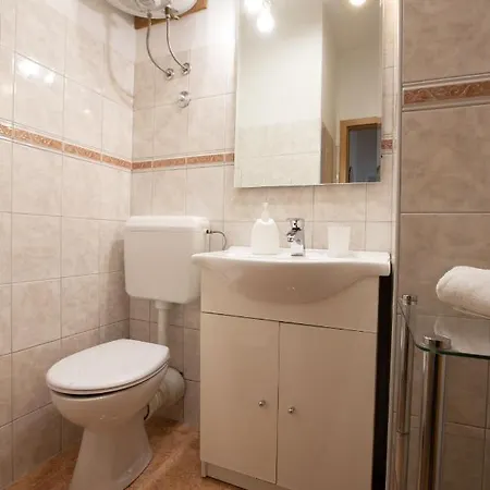 Lilly Apartman *